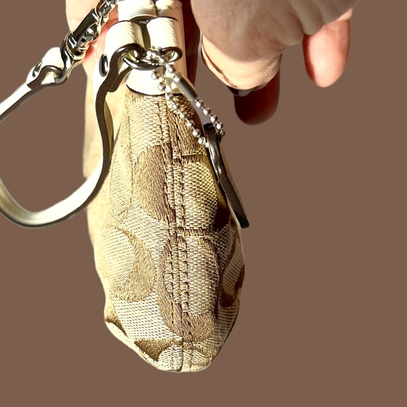 Coach Wristlet NWOT Jacquard Logo Print Crean Leather Trim Brown Tan Exterior - Picture 8 of 15